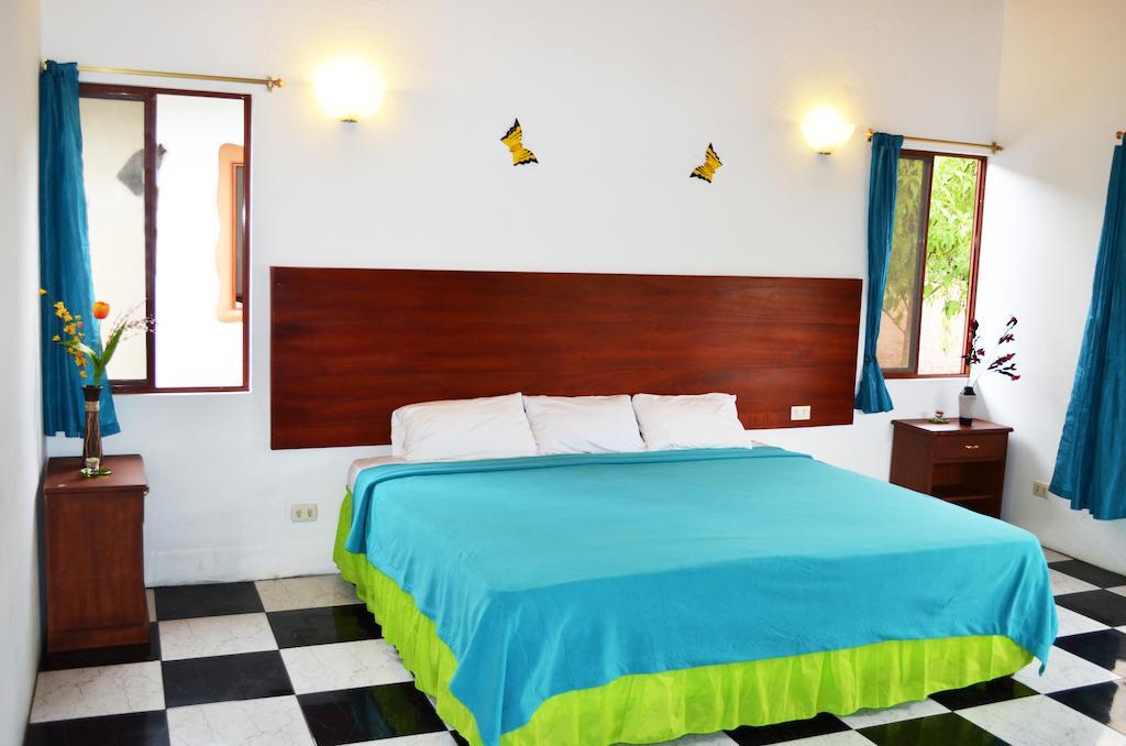 Piedras Blancas Lodge Puerto Ayora  Δωμάτιο φωτογραφία