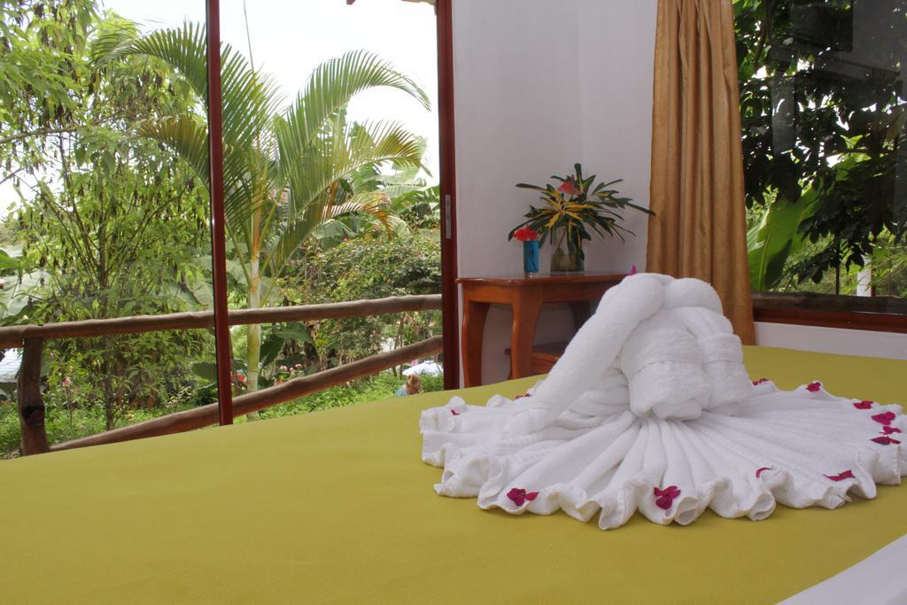 Piedras Blancas Lodge Puerto Ayora  Εξωτερικό φωτογραφία